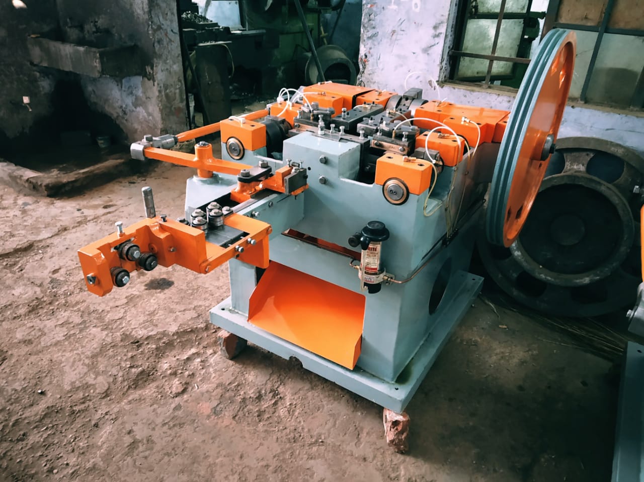 Barbed Wire Machine Image